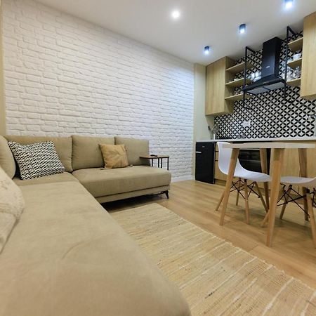 One-Bedroom Rooftop Skyline Central Hidden Gem In 地拉那 外观 照片