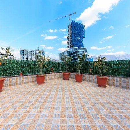 One-Bedroom Rooftop Skyline Central Hidden Gem In 地拉那 外观 照片
